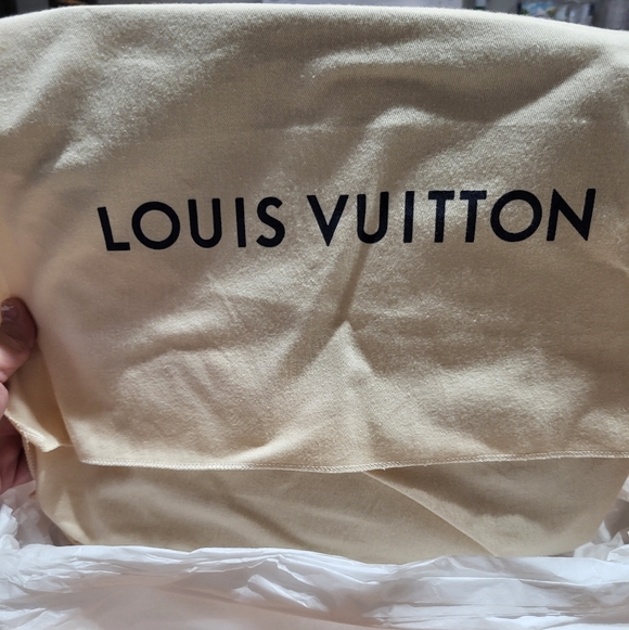 Louis Vuitton Graceful PM Brand New without Tags - Picture 5 of 16